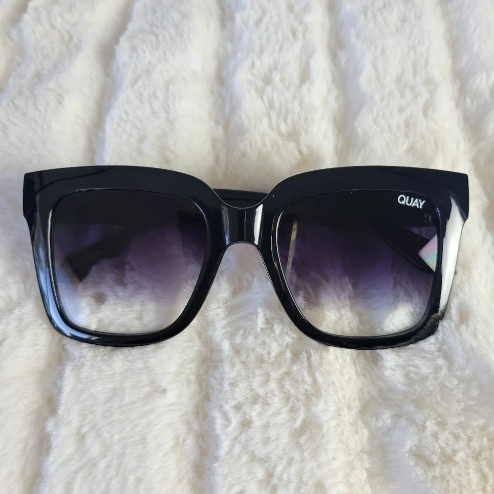 QUAY // ltd ed icy black oversize thick square frame smoke fade lens sunglasses